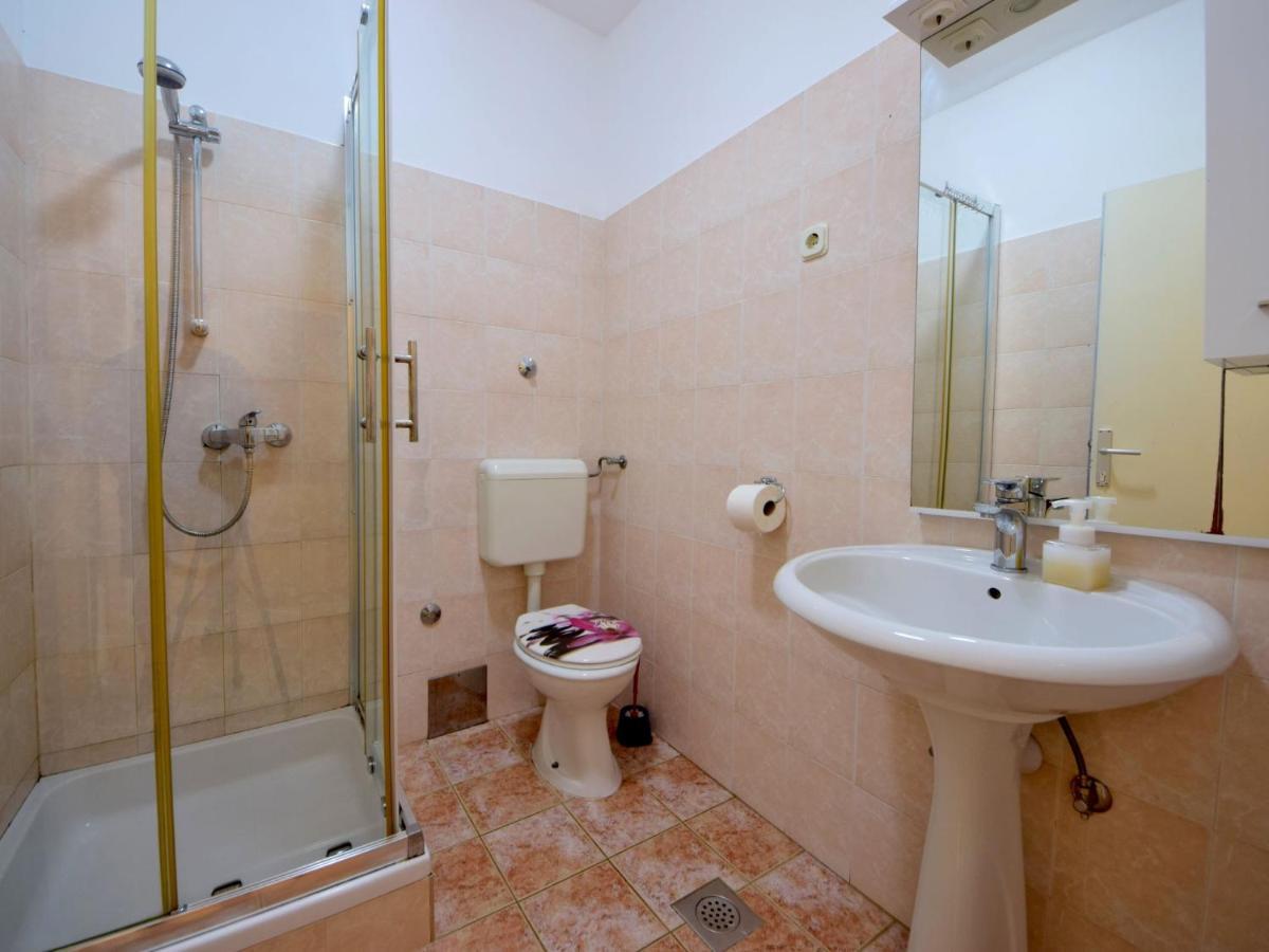 Apartment Katarina 2 - Sib155-1 By Interhome Brodarica  Kültér fotó
