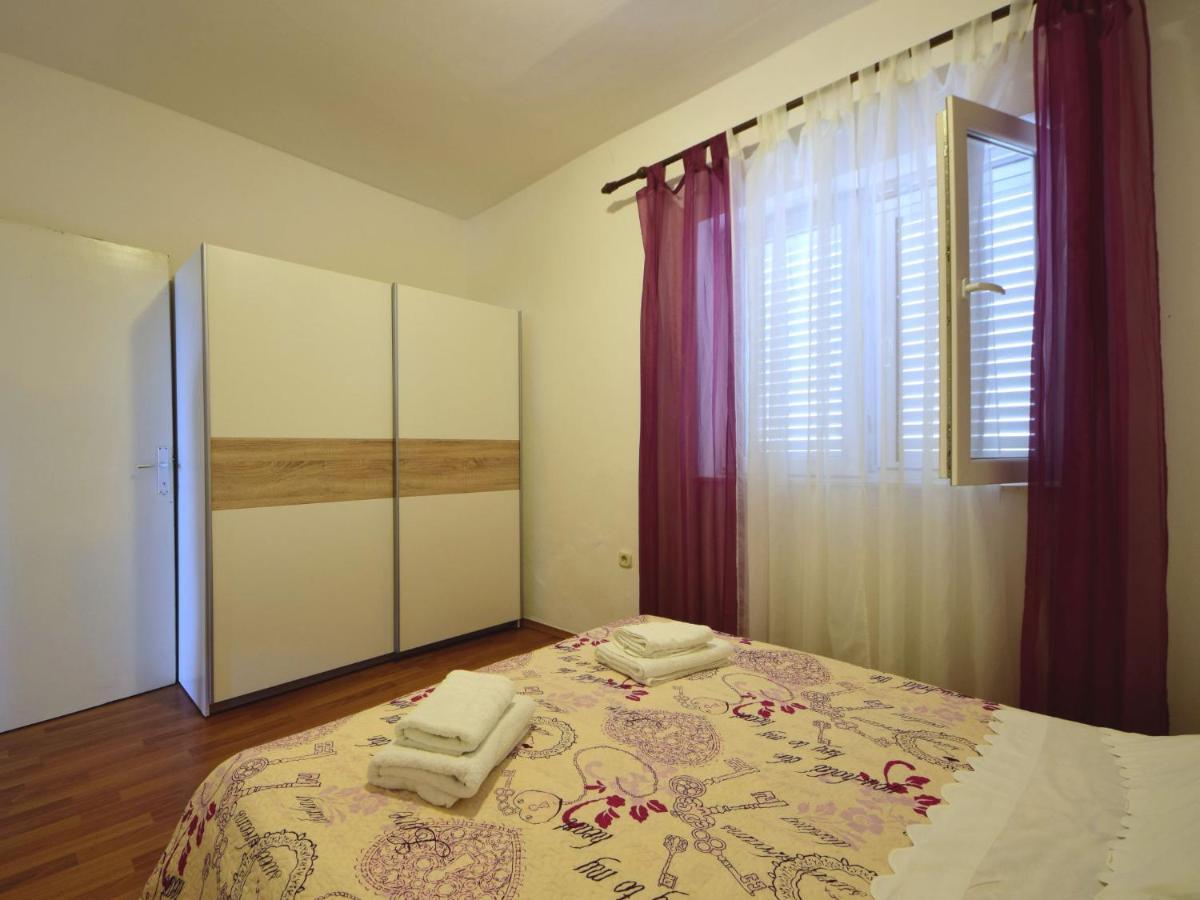 Apartment Katarina 2 - Sib155-1 By Interhome Brodarica  Kültér fotó